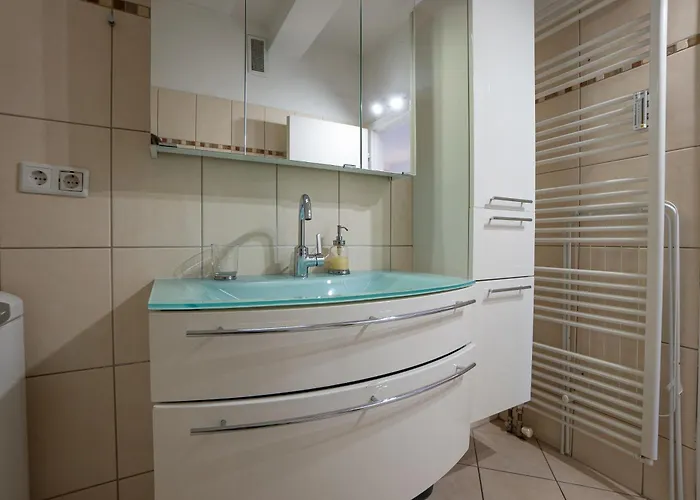 With A Private Terrace Located Right Near Belvedere Castle, 15 Minutes Away From Stephansdom * Vienna