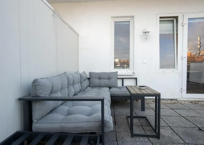 With A Private Terrace Located Right Near Belvedere Castle, 15 Minutes Away From Stephansdom Appartamento