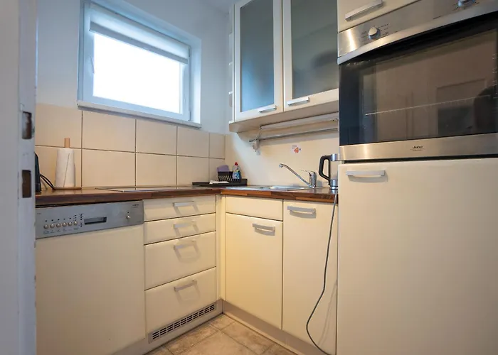 With A Private Terrace Located Right Near Belvedere Castle, 15 Minutes Away From Stephansdom *